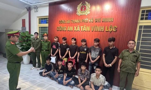 Khởi tố 11 đối tượng trong vụ cầm hung khí đánh nhau làm 1 người bị thương