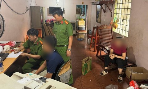 Triệt phá đường dây làm giả giấy tờ