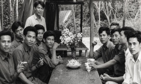 Đội cận vệ A6 Anh hùng