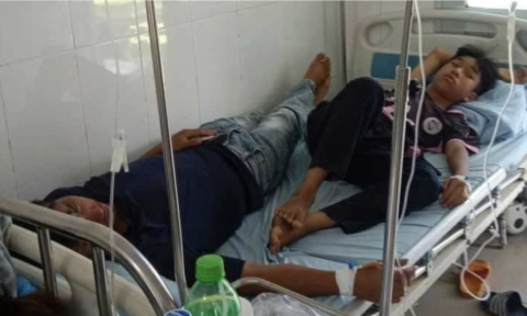 Hái nấm trong rừng về nấu ăn, cả gia đình ngộ độc khiến một người tử vong