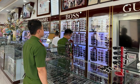 Đồng Nai: Khởi tố chủ cửa hàng mắt kính tại phường Long Thành