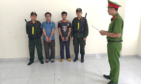 Khởi tố 2 đối tượng trong đường dây sản xuất lượng lớn giày dép giả nhãn hiệu Crocs tại TPHCM