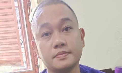 "Canh bạc" bóng đá đánh đổi bằng cả tương lai