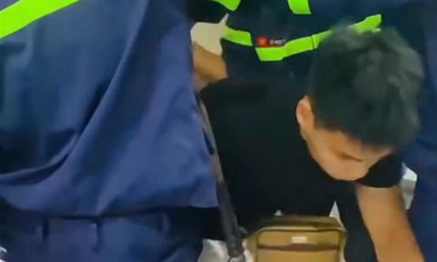 Cảnh sát PCCC-CNCH giải cứu thành công 2 người mắc kẹt trong thang máy