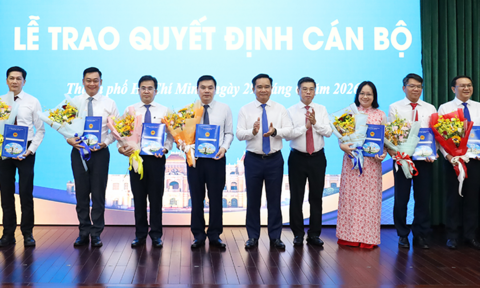 TPHCM điều động, bổ nhiệm hàng loạt cán bộ lãnh đạo cấp sở ngành, phường xã