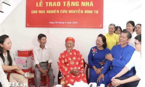 TPHCM trao tặng căn hộ cho nhà nghiên cứu Nguyễn Đình Tư