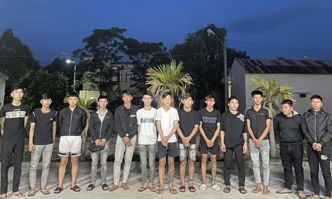Báo động tình trạng thanh thiếu niên thủ hung khí đi chơi đêm
