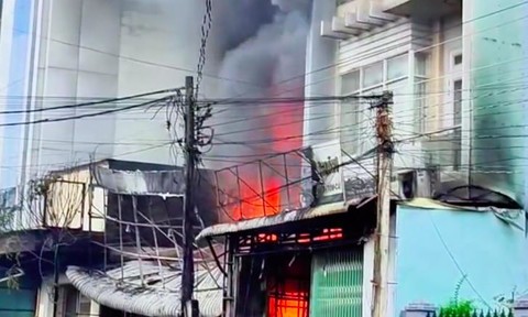 Vĩnh Long: Cháy cửa hàng văn phòng phẩm, phát hiện thi thể cụ ông bên trong