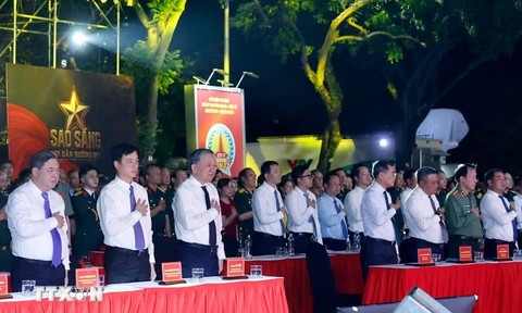 Lãnh đạo Đảng, Nhà nước dự Cầu truyền hình “Sao sáng dẫn đường” tri ân các Anh hùng liệt sỹ