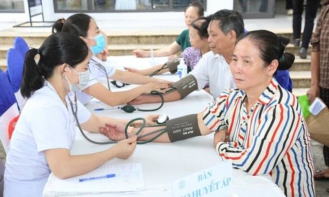 Bài 1: Chia sẻ áp lực với người dân