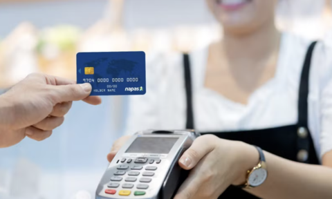 Cảnh báo thủ đoạn bóc tách, đánh tráo chip trên thẻ ngân hàng để chiếm đoạt tài sản
