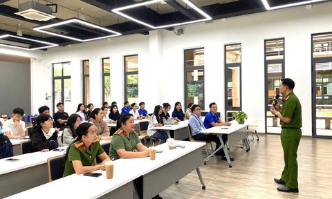 Tuyên truyền phòng, chống ma túy cho hàng trăm sinh viên Đại học Quốc tế Miền Đông
