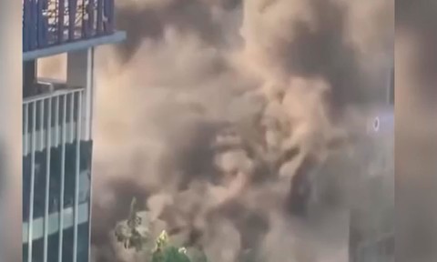 Video: Cháy tại quán heo quay rộng hơn 700m2 ở Hà Nội