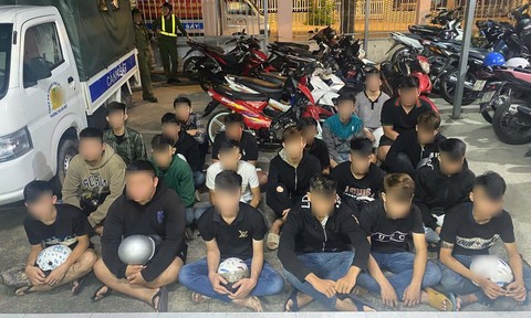“Đi bão” gây náo loạn trên đường, nhóm thanh thiếu niên bị phạt đi dọn vệ sinh