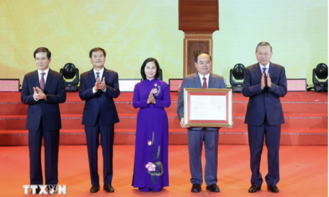 Lễ công bố thành lập Thành phố Quảng Ninh và đón nhận Huân chương Lao động hạng Nhất