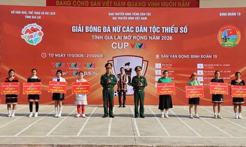 CLB Hoàng Anh Gia Lai đề nghị tiếp nhận, đào tạo đội bóng đá nữ xã Đak Đoa