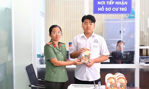Công an phường Chánh Hiệp: Tăng cường chuyển đổi số, cải cách hành chính với mô hình "Giờ hành chính linh hoạt"