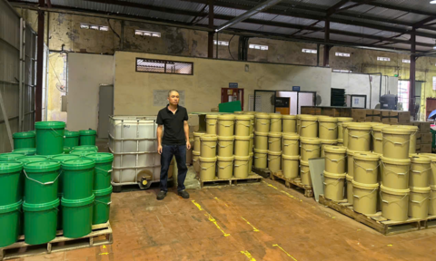 Khởi tố Phó Tổng Giám đốc công ty về hành vi sản xuất, buôn bán dầu nhờn giả