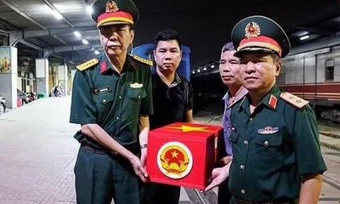 Hành trình thiêng liêng đưa các Anh hùng Liệt sĩ về với vòng tay gia đình