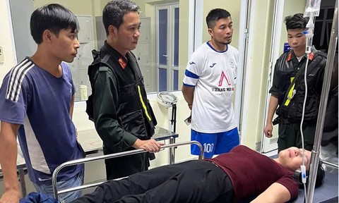 Video: Cảnh sát cơ động tuần tra, nhanh chóng hỗ trợ đưa người bị tai nạn đi cấp cứu