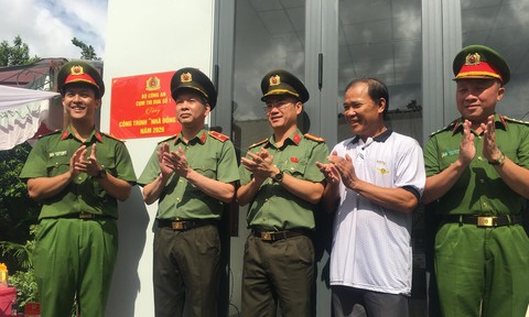 Cụm thi đua số 1 – Bộ Công an khánh thành, bàn giao 2 căn nhà đồng đội
