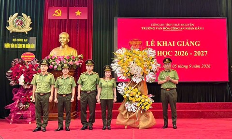 Tưng bừng khai giảng năm học mới tại Trường Văn hoá Công an nhân dân 1