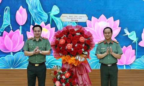 Ngày khai giảng đặc biệt của những học sinh đầu tiên tại Trường Văn hóa Công an nhân dân V