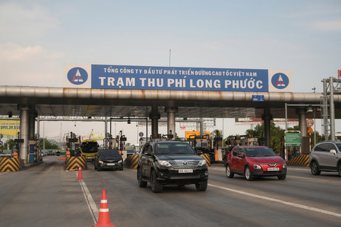 Bỏ barie thu phí để giảm ùn tắc cho cao tốc