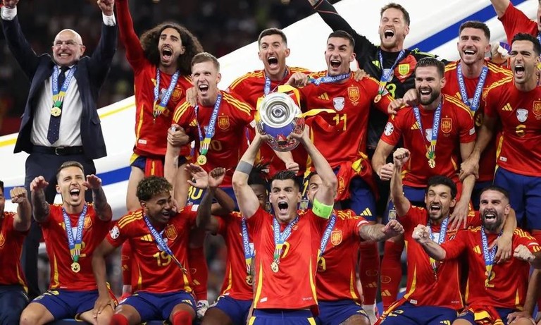 Tây Ban Nha lập kỷ lục khi lần thứ 4 vô địch EURO
